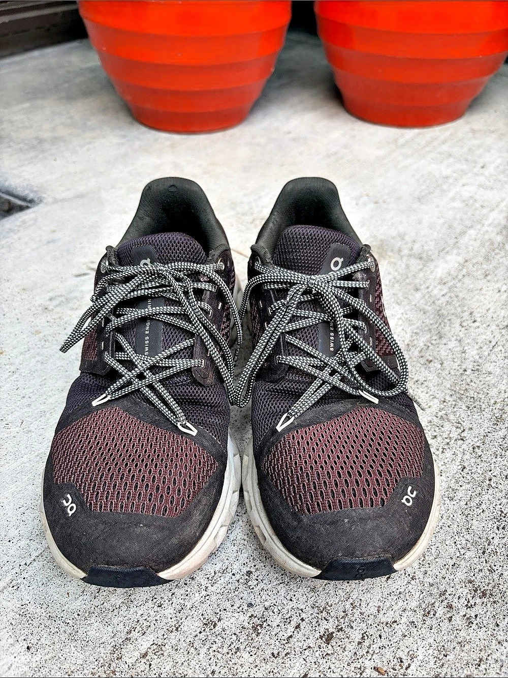 On Cloudzone Unisex Athletic Shoes US 9W/7.5M Black gray heel